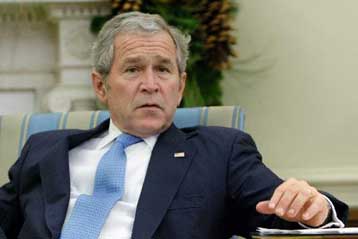 Νέες απώλειες για το επιτελείο Μπους, αποχωρεί κορυφαίος οικονομικός σύμβουλος