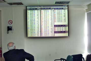 «Παθιασμένο φλερτ» με τις 5.000 μονάδες (ξανα)άρχισε το Χρηματιστήριο την Τετάρτη
