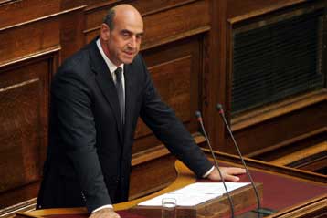 Κόντρα και αιχμές στη Βουλή για ιδιωτικές εταιρίες φύλαξης των λιμένων