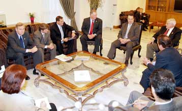 Αναγνώριση των πτυχίων και των αμερικανικών κολεγίων προωθεί η κυβέρνηση