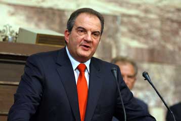 Αποφασισμένος να προχωρήσει στο Ασφαλιστικό θα δηλώσει ο Κ.Καραμανλής στην ΚΟ