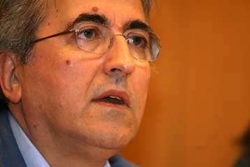 Προειδοποιήσεις από ΓΣΕΕ και ΑΔΕΔΥ στις δρομολογούμενες αλλαγές στο Ασφαλιστικό