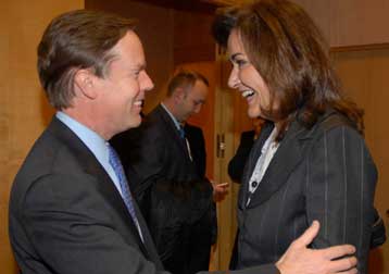 Σκληρή γλώσσα Μπερνς στα Σκόπια για το θέμα της ονομασίας