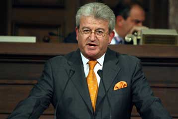 Οριστικοποιούνται οι αποφάσεις για τις ανατιμήσεις στο ηλεκτρικό ρεύμα