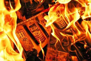 Ψέμα αποδείχθηκε ο θάνατος Νοτιοκορεάτη από έκρηξη κινητού