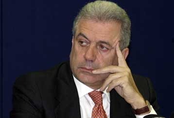 Δημιουργία διεθνούς κέντρου μεταμοσχεύσεων εξήγγειλε ο Δ.Αβραμόπουλος