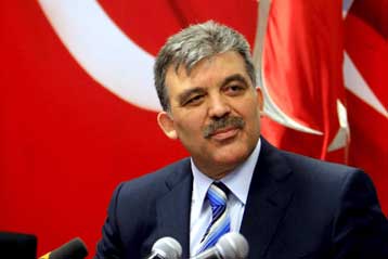 Υπέγραψε ο Γκιουλ την απομάκρυνση στρατιωτικών για «ισλαμιστικές συμπάθειες»