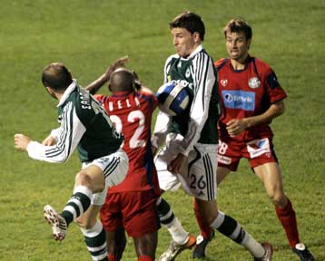 Ο Γκσπούρνινγκ έκλεισε το δρόμο του Παναθηναϊκού προς την κορυφή