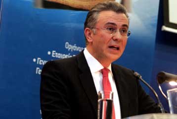 Ας έλθει το ΠΑΣΟΚ στην Αναθεώρηση και συζητάμε το «γερμανικό μοντέλο», λέει η κυβέρνηση