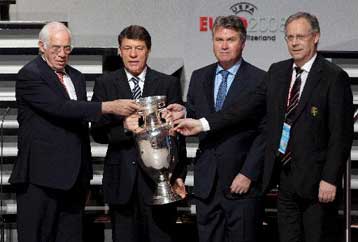 Το πρέπει του Ρεχάγκελ και η δύσκολη όπως είπε κλήρωση