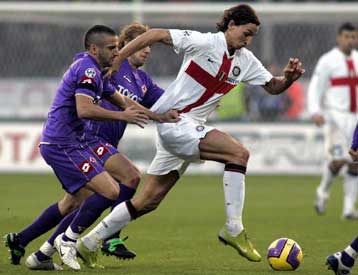 H Ίντερ πήρε το διπλό στη Φλωρεντία και κράτησε την κορυφή με δεύτερη τη Ρόμα