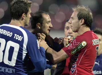 Ο Νικολόπουλος «πάγωσε» στο 87 τη Νέα Σμύρνη