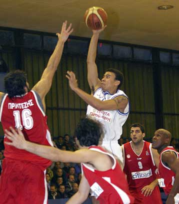 Υπερθέαμα στο Αιγάλεω με νικητή τον Ολυμπιακό, νέα 100άρα για Παναθηναϊκό