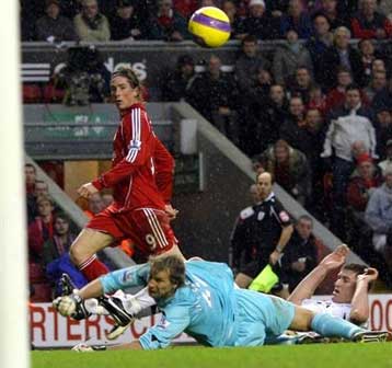 Δεν ίδρωσε η Λίβερπουλ απέναντι στην Μπόλτον, ψυχρολουσία για την Τότεναμ