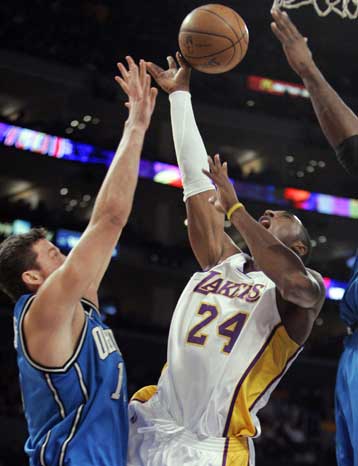 Προέλασης συνέχεια για Βοστόνη, Σαν Αντόνιο και Ορλάντο