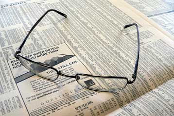 Διπλή σύσταση από ΔΝΤ για μισθούς και ασφαλιστικό