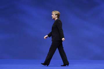 Διαπραγματεύσεις για ένταξη η δέσμευση έναντι της Τουρκίας, τονίζει η Κομισιόν