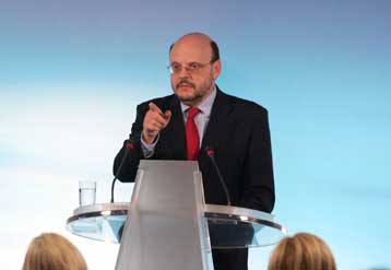 Στήριξη στον υπουργό Απασχόλησης από την κυβέρνηση για το Ασφαλιστικό