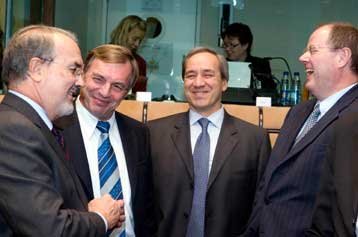 Προσοχή στο ορμητικό πληθωριστικό κύμα από το εξωτερικό συνιστά ο Γ.Αλογοσκούφης