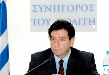 Αντικειμενική έρευνα για παραβιάσεις ανθρωπίνων δικαιωμάτων ζητά ο Συνήγορος του Πολίτη