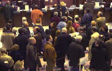 Ακριβαίνουν τα δάνεια για τις ελληνικές επιχειρήσεις