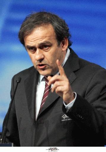 «Καθαρό» χαρακτηρίζει ο Πλατινί το 8-0 της Λίβερπουλ αλλά παραδέχεται τις έρευνες