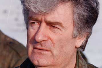 Οι ΗΠΑ εμπόδισαν την σύλληψη του Κάρατζιτς το 2004, δηλώνει πρώην στέλεχος του ICTY