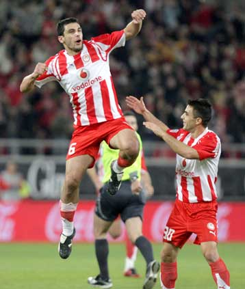 «Ερυθρόλευκο» μήνυμα σε Βέρντερ και ΑΕΚ, ξέσπασμα του ΠΑΟΚ