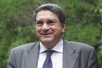 Ανασφάλιστους αλλοδαπούς φέρεται να απασχολεί ο Β.Μαγγίνας