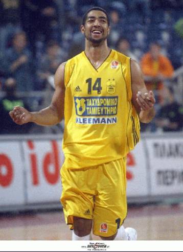 Μεγάλη εμφάνιση Μάσεϊ και Τσαλδάρη για τον Αρη με νίκη επί της Ολύμπιας Λάρισα