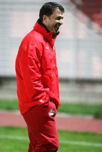 Σαν τρελοί για την πρόκριση, το σύνθημα του Λεμονή