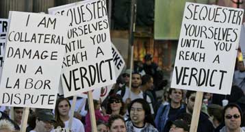 Οι εργαζόμενοι στο Χόλιγουντ ζητούν τη λήξη της απεργίας των σεναριογράφων