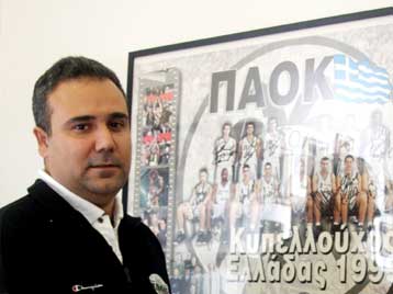 Στον πάγκο του ΠΑΟΚ επιστρέφει ο Φλεβαράκης μετά την απομάκρυνση του Μπάλντουιν