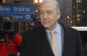 Ο πρώην μεγιστάνας Τύπου Κόνραντ Μπλακ καταδικάστηκε σε εξήμισι χρόνια φυλάκισης