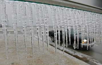 Φονική παγοθύελλα πλήττει τις κεντρικές ΗΠΑ