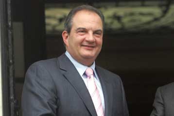 Επίσημη επίσκεψη θα πραγματοποιήσει στη Ρωσία από τη Δευτέρα ο K.Καραμανλής