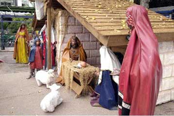 Την Πέμπτη ανάβει και το χριστουγεννιάτικο δένδρο του Πειραιά