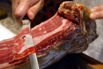 Το κόκκινο κρέας αυξάνει τον κίνδυνο και για καρκίνο του πνεύμονα