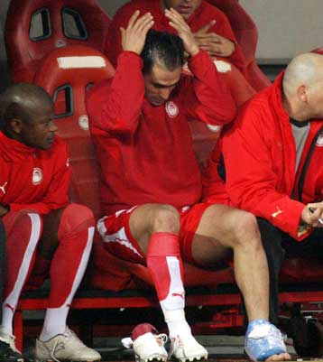 Τρεις εβδομάδες εκτός δράσης ο Πατσατζόγλου-Διψάμε για τον τίτλο, λέει ο Λεμονής