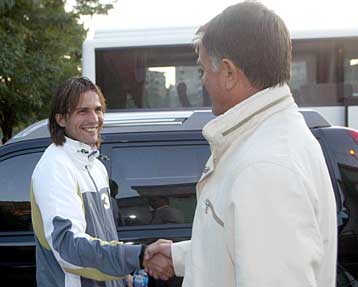 Μονόδρομος η νίκη επί της Ξάνθης, τονίζει ο Μπάγεβιτς που «χάνει» τον Κουλουχέρη