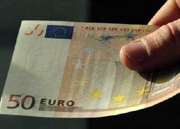 Τα μετρητά είναι το αγαπημένο δώρο των Ελλήνων για τις γιορτές των Χριστουγένννων