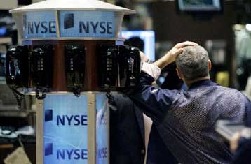 Σε τεντωμένο σκοινί οι διεθνείς αγορές μετά τις παρεμβάσεις ενίσχυσης της ρευστότητας