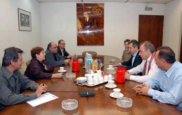 Για «παιχνίδι» στον ΟΤΕ πίσω από τις πλάτες των εργαζομένων, μιλά το ΚΚΕ