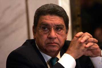 «Πυρά» της αντιπολίτευσης κατά της κυβέρνησης για την παραίτηση Μαγγίνα