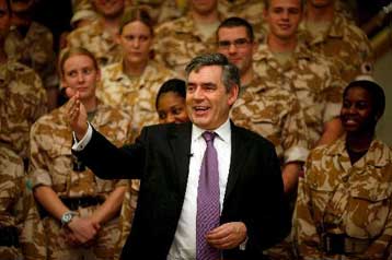 Η Βρετανία παραδίδει επισήμως τον έλεγχο της Βασόρας στους Ιρακινούς