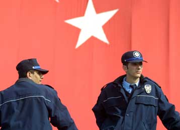 Επίθεση με μαχαίρι εναντίον Ιταλού καθολικού ιερέα στη Σμύρνη