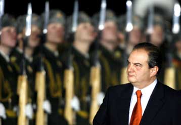 Σε τριήμερη επίσημη επίσκεψη στη Ρωσία ο Κώστας Καραμανλής