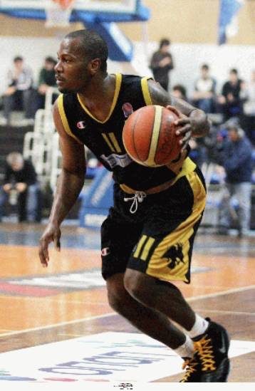 Χαμόγελα για Ταπούτο, κουφέτα… για Εϊβερι