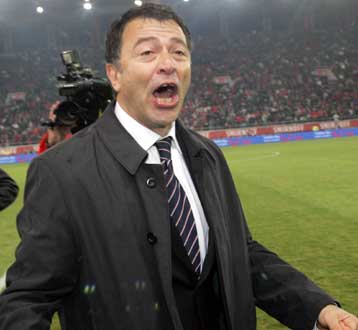 Την ενίσχυση της ομάδας προανήγγειλε ο Λεμονής «για να ανέβουμε ακόμα περισσότερο»