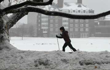 Στο έλεος του χιονιά πολλές αμερικανικές πολιτείες